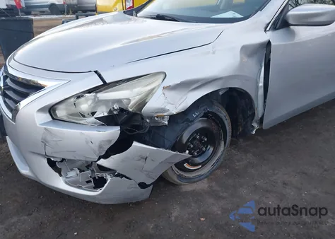 2015 Nissan Altima 2.5 S from USA, damaged, VIN 1N4AL3AP3FC136399